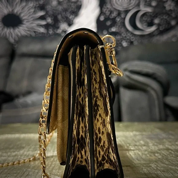 Coach Y2K small Crossbody purse white and light brown leather with Gold chain - Picture 15 of 16